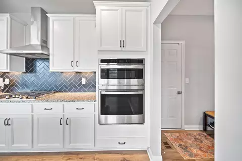 Kitchen - 3780 Aviary Loop, Hilliard, OH 43026 photo 7 of 8