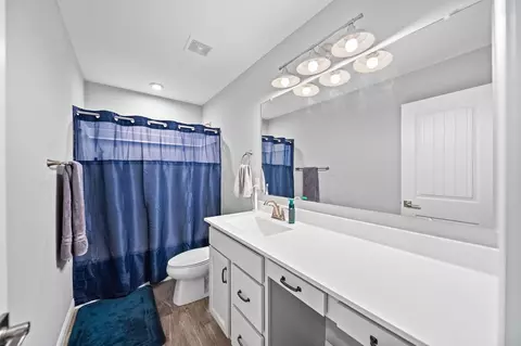 Bath - 3780 Aviary Loop, Hilliard, OH 43026 photo 8 of 9
