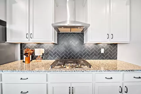 Kitchen - 3780 Aviary Loop, Hilliard, OH 43026 photo 6 of 8