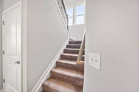 Entry Way - 3780 Aviary Loop, Hilliard, OH 43026 photo 2 of 12