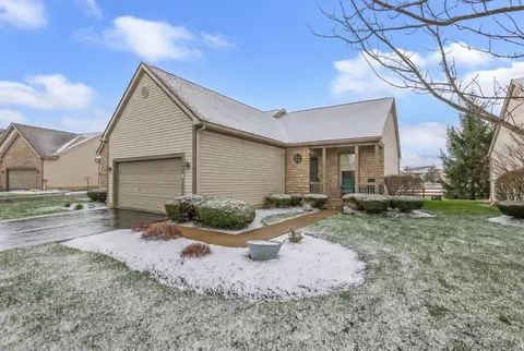 193 Pebble Creek Dr, Pataskala, OH 43062