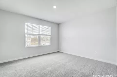 Bedroom - 131 Vine Grove Dr, Circleville, OH 43113 photo 7 of 10