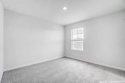 Bedroom - 131 Vine Grove Dr, Circleville, OH 43113 photo 5 of 10