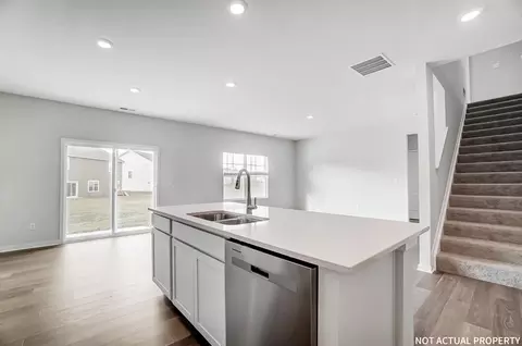 Kitchen - 131 Vine Grove Dr, Circleville, OH 43113 photo 3 of 4