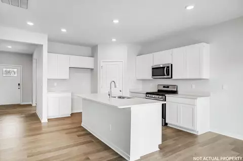 131 Vine Grove Dr, Circleville, OH 43113