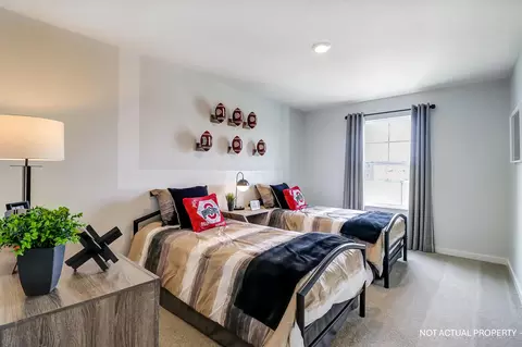 Bedroom - 131 Vine Grove Dr, Circleville, OH 43113 photo 6 of 10