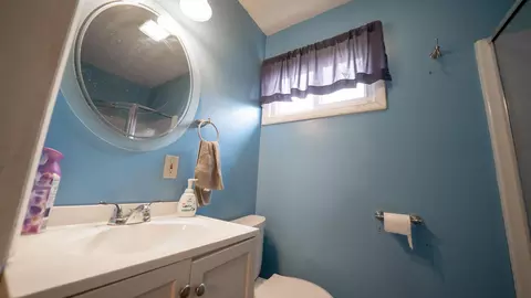 Bath - 426 Moore Ave, Bellevue, OH 44811 photo 2 of 3