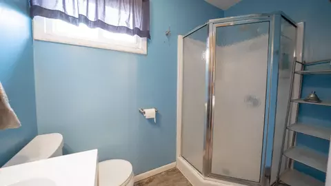 Bath - 426 Moore Ave, Bellevue, OH 44811 photo 3 of 3