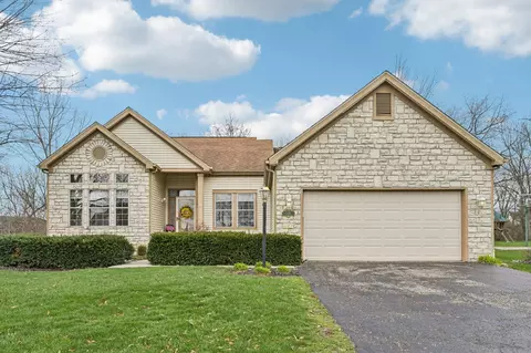 2091 Mayflower Cir, Grove City, OH 43123