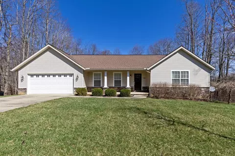658 Crestrose Dr, Howard, OH 43028