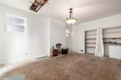 Living - 369 E 15th Ave, Columbus, OH 43201 photo 2 of 3