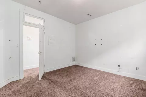 Bedroom - 369 E 15th Ave, Columbus, OH 43201 photo 4 of 8