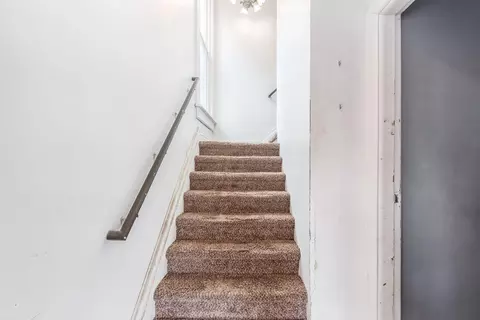 Entry Way - 369 E 15th Ave, Columbus, OH 43201 photo 3 of 4