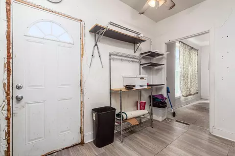 Entry Way - 369 E 15th Ave, Columbus, OH 43201 photo 2 of 4