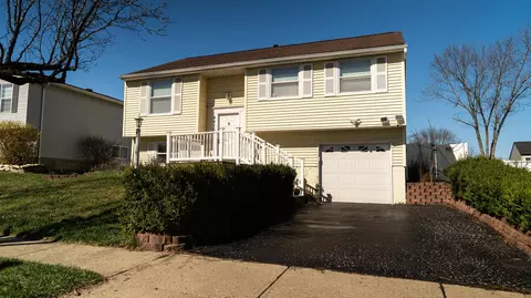 4426 Hickory Wood Dr, Columbus, OH 43228