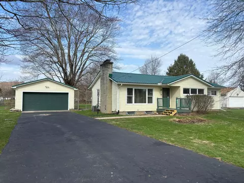 41 Oregon Ave, Newark, OH 43055