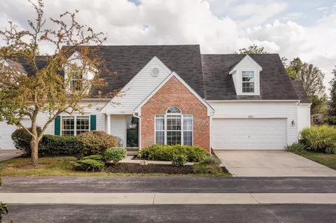 8536 Lazelle Village Dr, Lewis Center, OH 43035