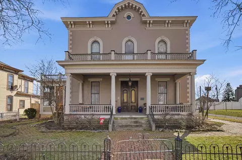 321 East St, Washington Court House, OH 43160