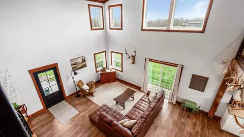 Entry Way - 2910 Slack Rd, Mount Perry, OH 43760 photo 6 of 10