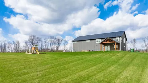 Exterior - 2910 Slack Rd, Mount Perry, OH 43760 photo 7 of 10