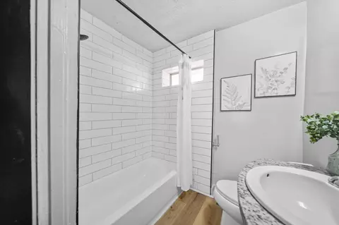 Bath - 796 E 4th Ave, Columbus, OH 43201 photo 6 of 6