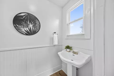 Bath - 796 E 4th Ave, Columbus, OH 43201 photo 1 of 6