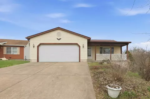 978 Blueberry Ct, Newark, OH 43055