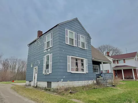 213 Maplewood St, Willard, OH 44890 photo 2