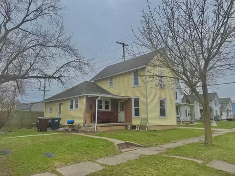 511 W Maple St, Willard, OH 44890