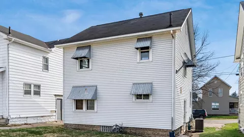 Exterior - 49 Monroe Ave, Newark, OH 43055 photo 4 of 9