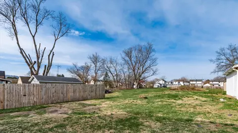 Exterior - 49 Monroe Ave, Newark, OH 43055 photo 6 of 9