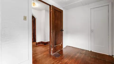 Entry Way - 49 Monroe Ave, Newark, OH 43055 photo 1 of 1