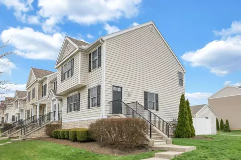 201 Autumn Ridge Cir, Pickerington, OH 43147