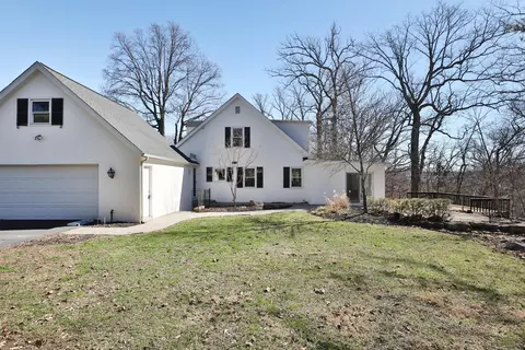 Exterior - 41 Indian Run Dr, Dublin, OH 43017 photo 10 of 11
