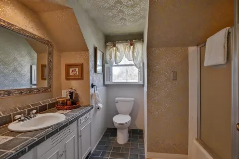 Bath - 41 Indian Run Dr, Dublin, OH 43017 photo 5 of 8