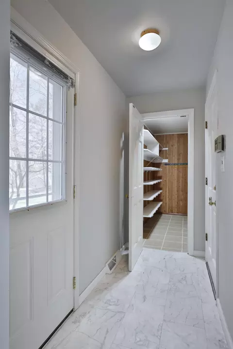 Entry Way - 41 Indian Run Dr, Dublin, OH 43017 photo 2 of 3