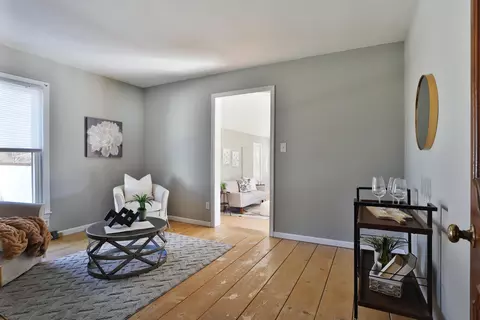 Living - 41 Indian Run Dr, Dublin, OH 43017 photo 2 of 4