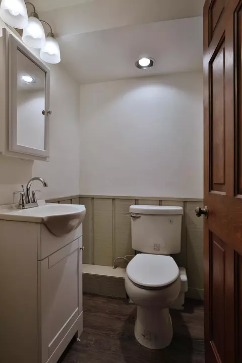 Bath - 41 Indian Run Dr, Dublin, OH 43017 photo 8 of 8