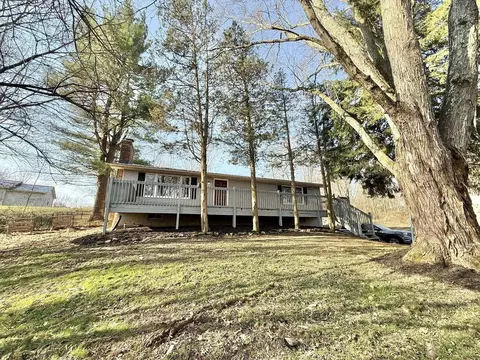 675 Berry Rd, Howard, OH 43028