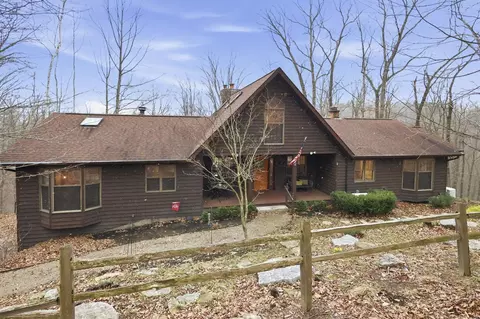 1640 Cardinal Hill Ln, Sugar Grove, OH 43155