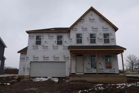 74 Banyan Dr, Lewis Center, OH 43035