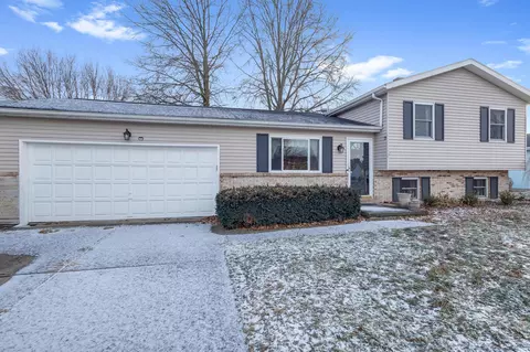 521 Hemlock Pl, Newark, OH 43055