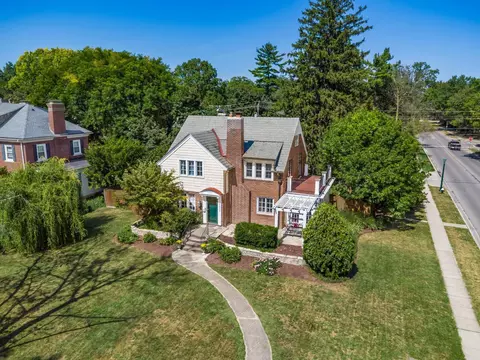 2424 Sherwood Rd, Bexley, OH 43209