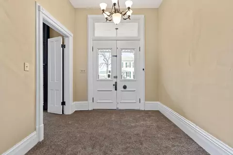208 N Scioto St, Circleville, OH 43113 photo 5