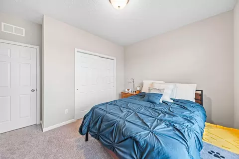 Bedroom - 1908 Branch Pl, Lancaster, OH 43130 photo 6 of 7
