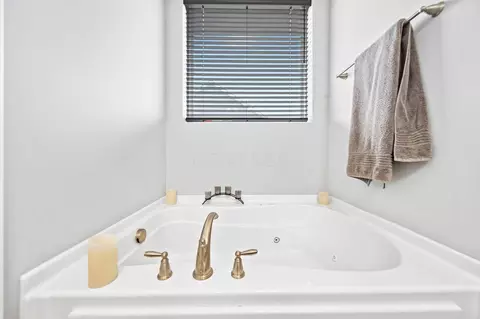 Bath - 1908 Branch Pl, Lancaster, OH 43130 photo 1 of 3