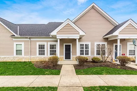 372 Dysar Run Dr, Blacklick, OH 43004