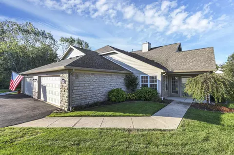 8083 Farm Crossing Cir, Powell, OH 43065