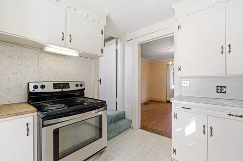 Kitchen - 2425 Bryden Rd, Columbus, OH 43209 photo 2 of 4