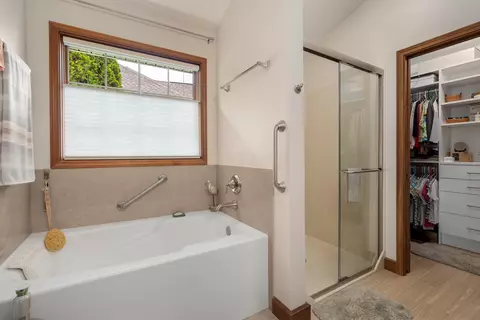 Bath - 1007 Ridge Dr, Circleville, OH 43113 photo 1 of 2